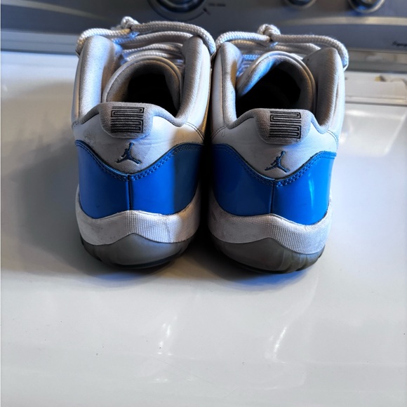Jordan 11 retro low university blue - Picture 3 of 5